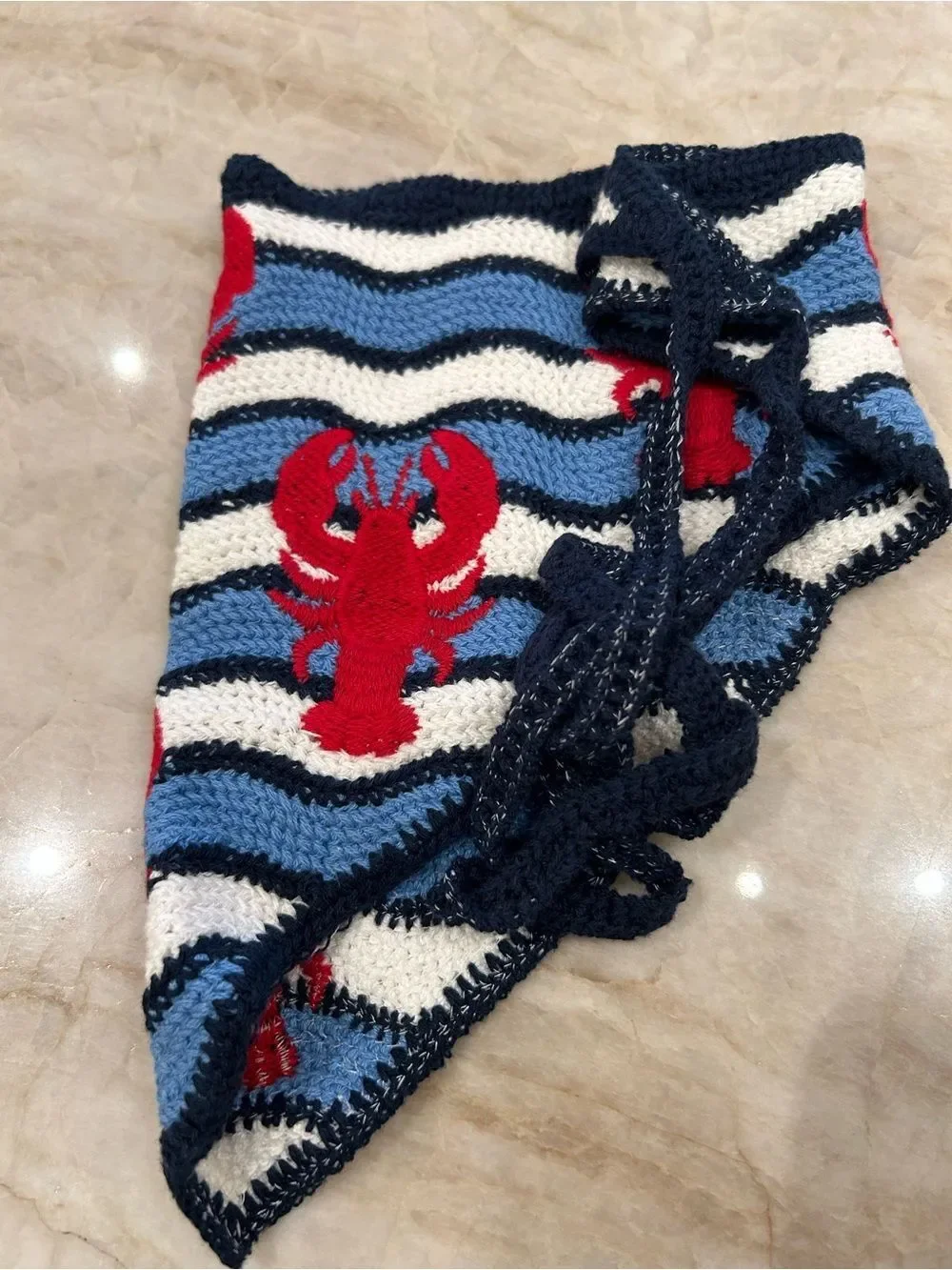 Red Lobster Print Scarf S143 - Picture 5 of 5